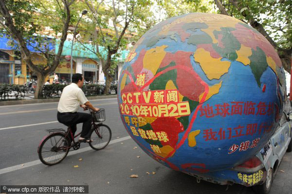 Environmentalist tours China with 'earth car'